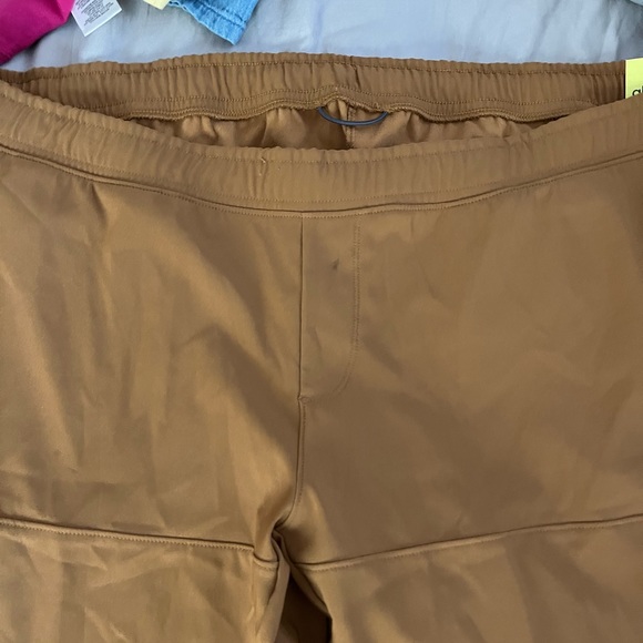 ALL IN MOTION| Men’s Woven Cargo Jogger Pants in Butterscotch - Picture 6 of 8